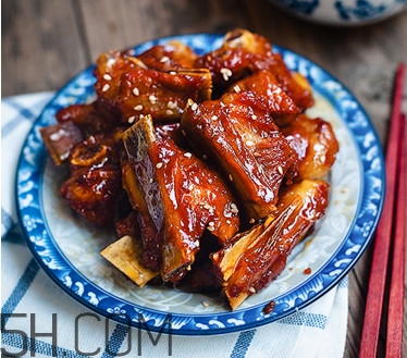 糖醋排骨醋什么時候放？糖醋排骨對身體有什么好處