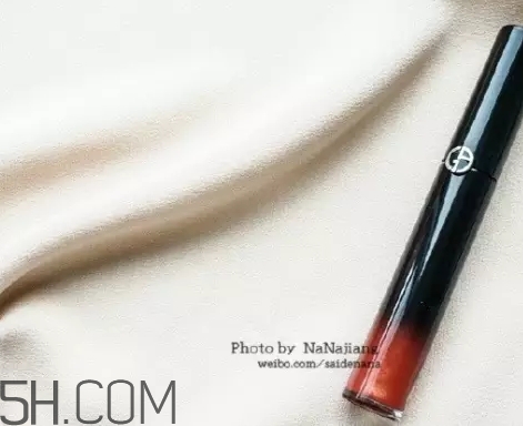 錦鯉色口紅是什么顏色？錦鯉色口紅試色