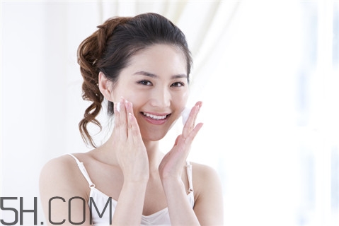 青春痘會長在頭皮上嗎？青春痘會長在屁股上嗎？