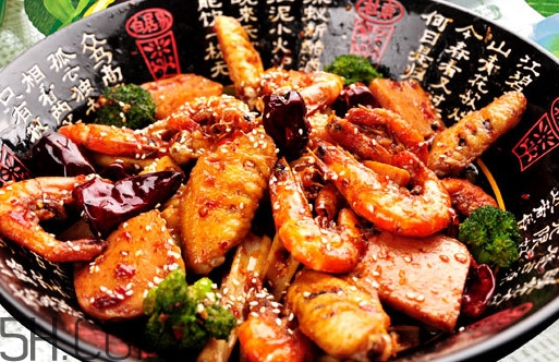 麻辣香鍋是火鍋嗎？麻辣香鍋是燉的還是炒的