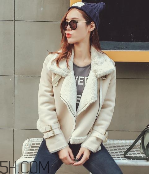 羊羔毛外套暖和嗎？羊羔毛外套多少度穿？