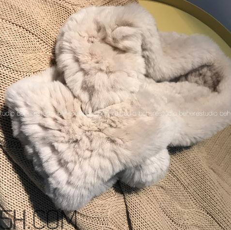 獺兔毛皮草掉毛嗎？獺兔毛皮草掉毛怎么辦？