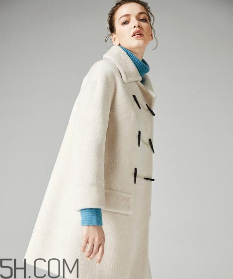 羊剪絨和羽絨服哪個(gè)好？羊剪絨大衣和羽絨服哪個(gè)保暖？