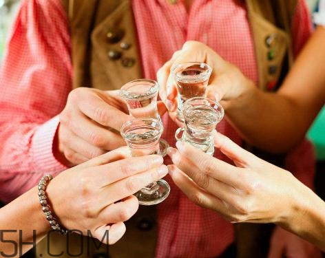 身上有傷口能喝酒嗎？喝酒會(huì)影響傷口愈合嗎？