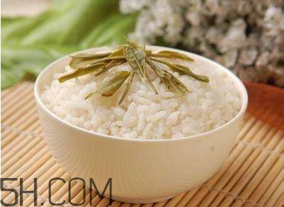茶葉水煮飯有什么好處？茶葉水怎么煮飯