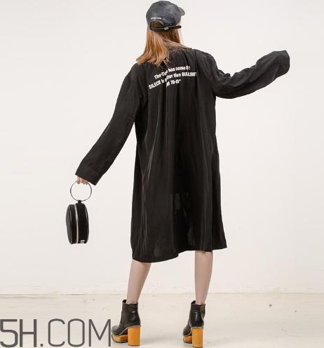 moussy的衣服怎么樣？moussy的外套很大嗎？