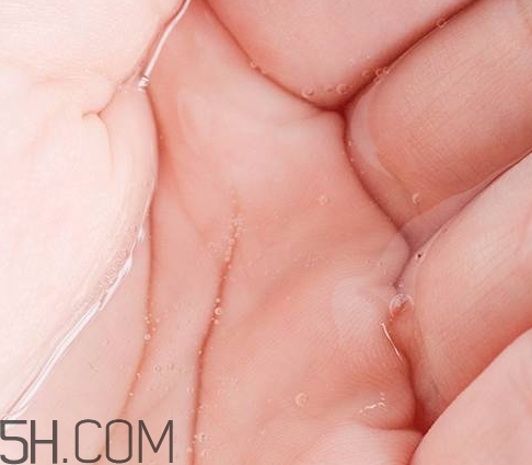 esthe dew爽膚水哪個(gè)顏色好？esthe dew化妝水不同顏色區(qū)別
