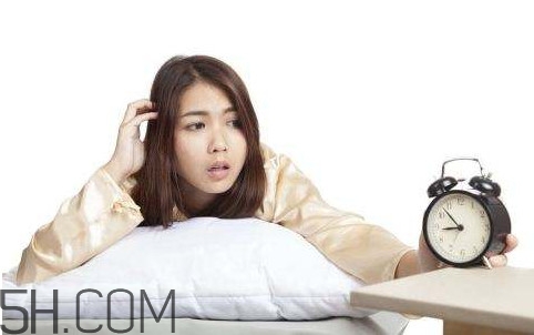 睡眠不足會有什么影響？長期睡眠不足是指多少時間以上