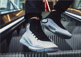 under armour curry 4黑白配色上腳效果怎么樣？