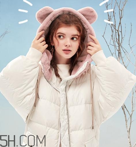 白色羽絨服發(fā)黃怎么洗白？白色羽絨服染色怎么能去掉？