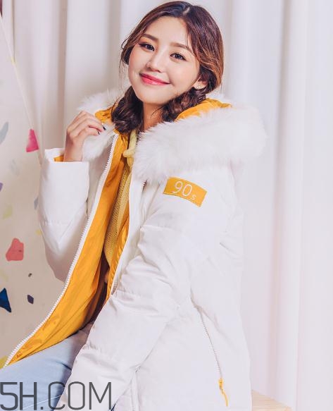 白色羽絨服發(fā)黃怎么洗白？白色羽絨服染色怎么能去掉？
