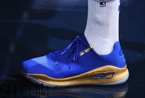 under armour curry 4 low勇士隊藍金配色會發(fā)售嗎？
