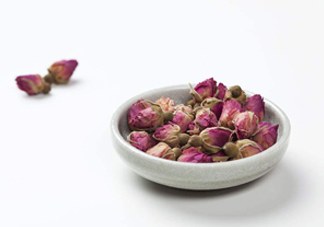 玫瑰花茶是涼性的嗎？玫瑰花茶哪個(gè)牌子好