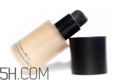 女生怎樣學(xué)會快速化妝？新手化妝需要的基本用品
