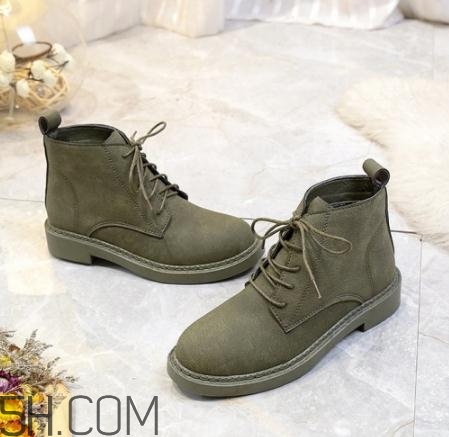 翻毛皮鞋弄上油怎么辦？翻毛皮鞋上的油漬怎么清洗？