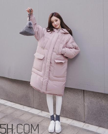粉色羽絨服怎么搭配？粉色羽絨服搭配圖片