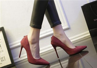 尖頭鞋要買(mǎi)大一碼嗎？尖頭鞋買(mǎi)大還是小一碼？