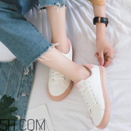 運(yùn)動(dòng)鞋勒腳怎么辦？運(yùn)動(dòng)鞋壓腳背怎么處理？