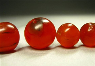 南紅瑪瑙可以泡水嗎？南紅瑪瑙能沾水嗎？