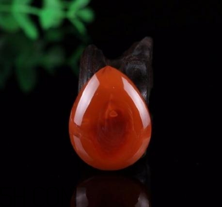 南紅瑪瑙可以泡水嗎？南紅瑪瑙能沾水嗎？