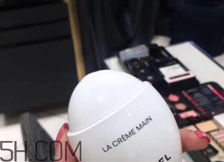 香奈兒la creme main護手霜怎么用？香奈兒鵝卵石護手霜評測