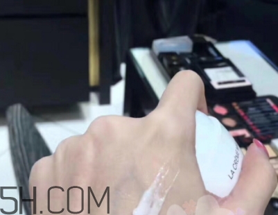 香奈兒la creme main護手霜怎么用？香奈兒鵝卵石護手霜評測