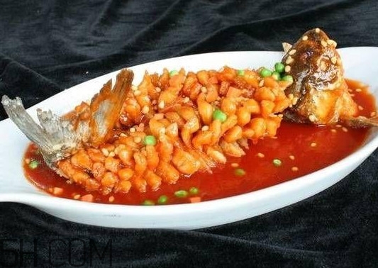 松鼠魚(yú)為什么叫松鼠魚(yú)？松鼠魚(yú)是什么魚(yú)做的