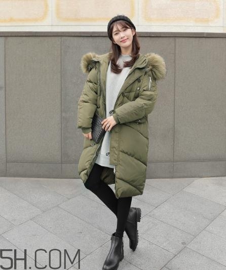 軍綠色羽絨服怎么搭配？軍綠色羽絨服搭配圖片