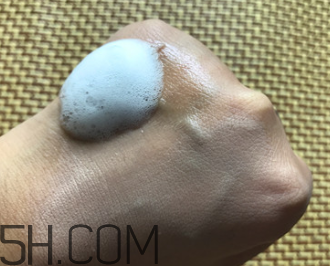 絲塔芙泡沫潔面乳怎么用？泡沫潔面乳用法