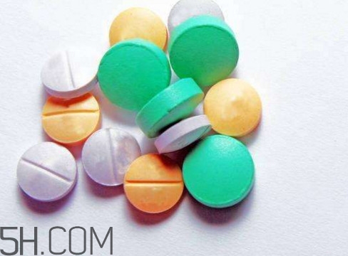 頭孢可以和甲硝銼一起吃嗎？頭孢可以和退燒藥一起吃嗎