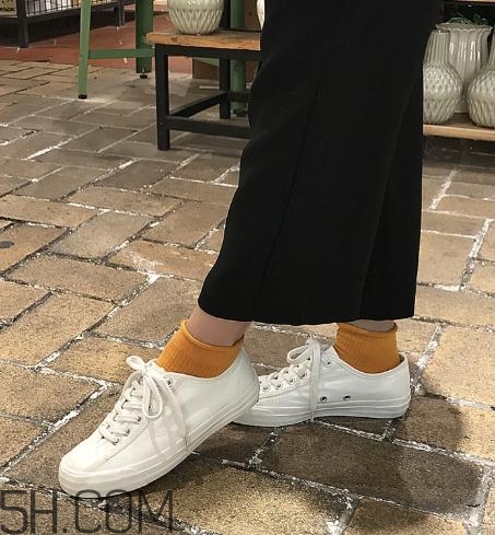 帆布鞋太硬怎么辦？帆布鞋太硬怎么軟化？