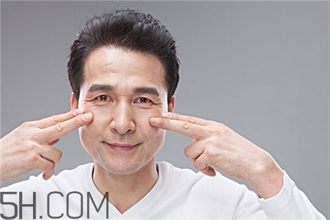 蕁麻疹為什么晚上嚴(yán)重？蕁麻疹為什么越抓越多？