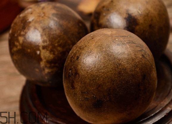 羅漢果泡水喝有什么好處？經(jīng)常用羅漢果泡水喝有什么壞處