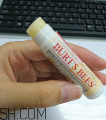 小蜜蜂細(xì)致修護(hù)唇膏怎么樣？好用嗎？