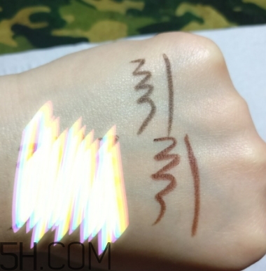 稚優(yōu)泉眼線膠筆好用嗎？稚優(yōu)泉眼線膠筆和眼線液筆哪個好