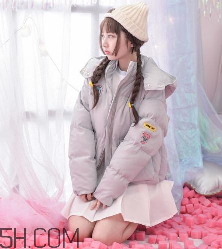 面包服是羽絨服嗎？面包服和羽絨服的區(qū)別