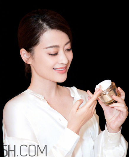 蘭蔻和雅詩(shī)蘭黛哪個(gè)好用？雅詩(shī)蘭黛萬(wàn)能面霜測(cè)評(píng)