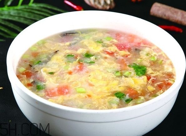 疙瘩湯是用什么面粉做的？疙瘩湯加入面粉的水是熱水還是冷水