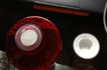 雅詩蘭黛紅石榴系列哪個(gè)好？雅詩蘭黛紅石榴水真假對(duì)比圖
