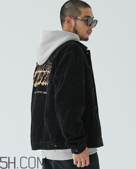 燈芯絨衣服會(huì)掉毛嗎？燈芯絨衣服掉毛怎么辦？