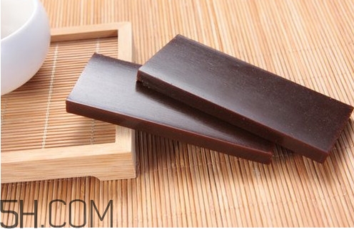 東阿阿膠是什么做的？東阿阿膠和福牌阿膠的區(qū)別