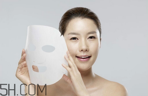 敷睡眠面膜臉刺痛怎么回事？閉口粉刺可以用面膜嗎？