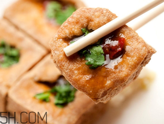 臭豆腐是誰(shuí)發(fā)明的？臭豆腐是哪里的特產(chǎn)