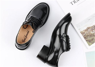 牛皮鞋子發(fā)霉怎么清洗？牛皮鞋子變黃怎么清洗？