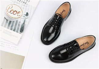 牛皮鞋沾上油怎么辦？牛皮鞋上的油漬怎么去除？