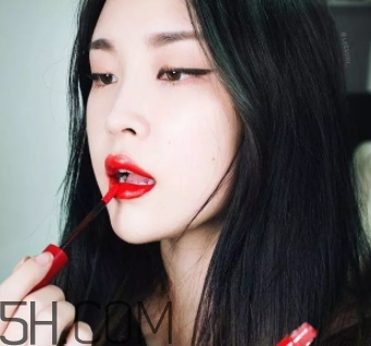 阿瑪尼408多少錢？阿瑪尼限量簽名紅管408專柜價格