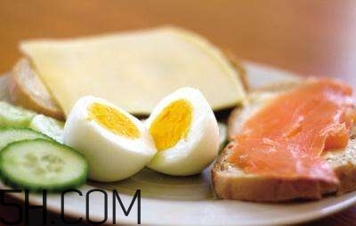 人為什么會掉發(fā)？怎么防止掉發(fā)？