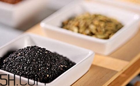 人為什么會掉發(fā)？怎么防止掉發(fā)？