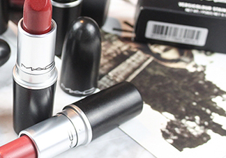 mac小辣椒和迪奧999一樣嗎？mac chili和dior999試色對(duì)比