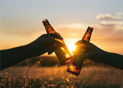 什么時(shí)候喝藥酒比較好？喝藥酒有什么禁忌？